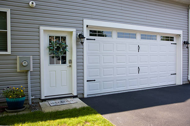 24/7 Emergency Garage Door Panel Replacement experts in Marion County County, TX